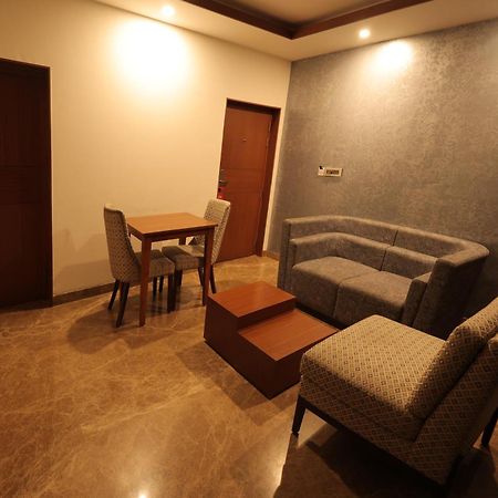 Poppys Vista Hotel Thirumurugan Poondi Екстер'єр фото
