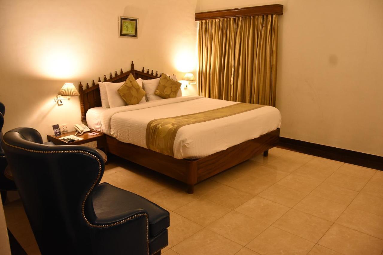 Poppys Vista Hotel Thirumurugan Poondi Екстер'єр фото