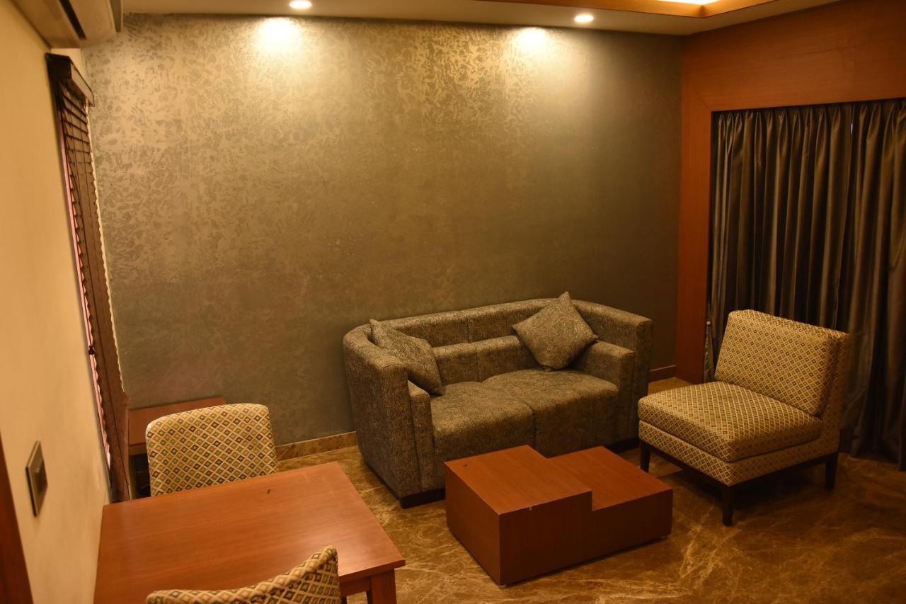 Poppys Vista Hotel Thirumurugan Poondi Екстер'єр фото