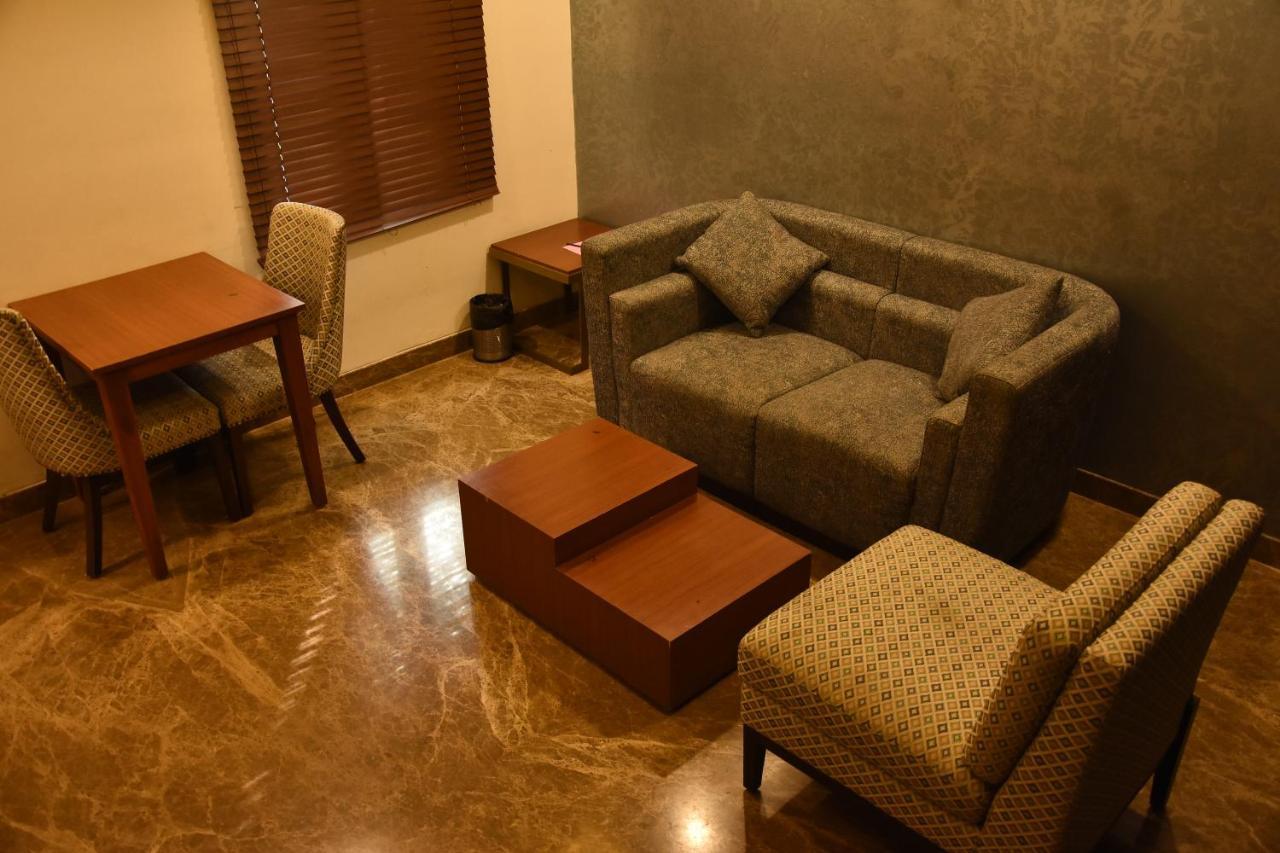 Poppys Vista Hotel Thirumurugan Poondi Екстер'єр фото