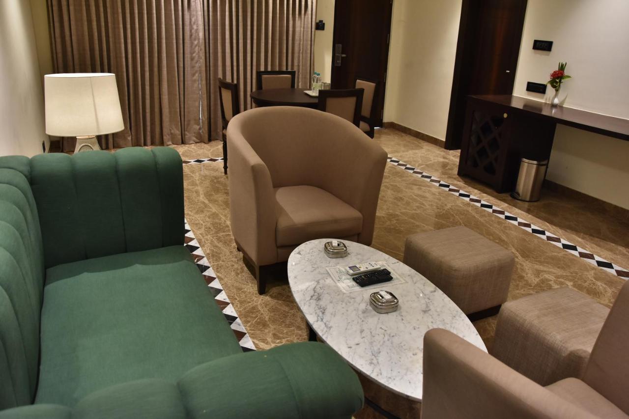 Poppys Vista Hotel Thirumurugan Poondi Екстер'єр фото