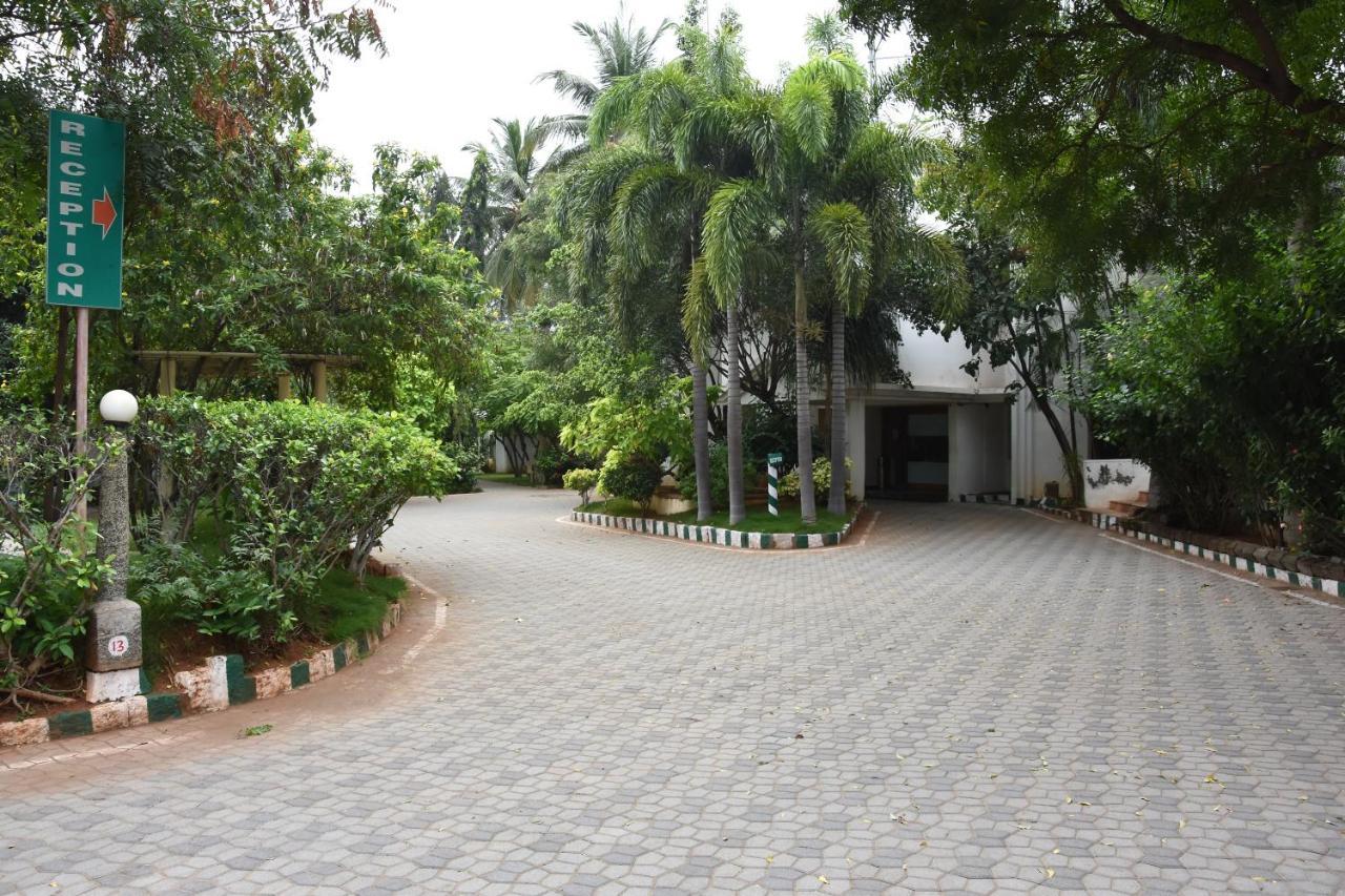 Poppys Vista Hotel Thirumurugan Poondi Екстер'єр фото