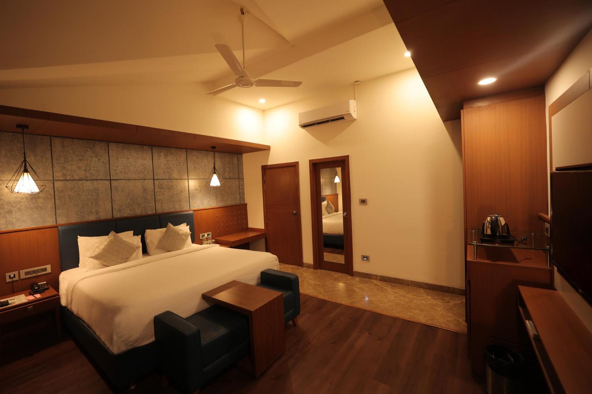 Poppys Vista Hotel Thirumurugan Poondi Екстер'єр фото