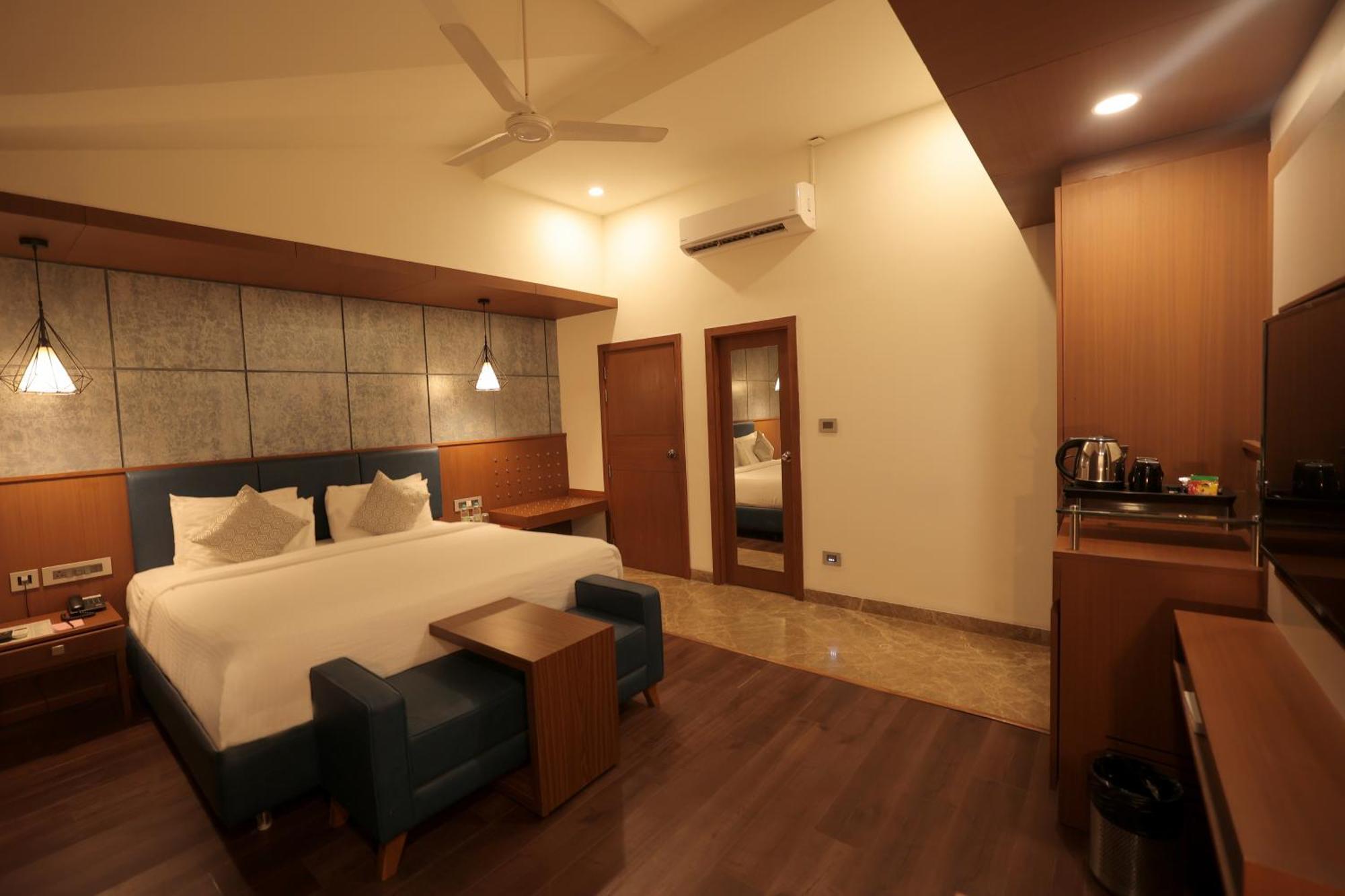 Poppys Vista Hotel Thirumurugan Poondi Екстер'єр фото