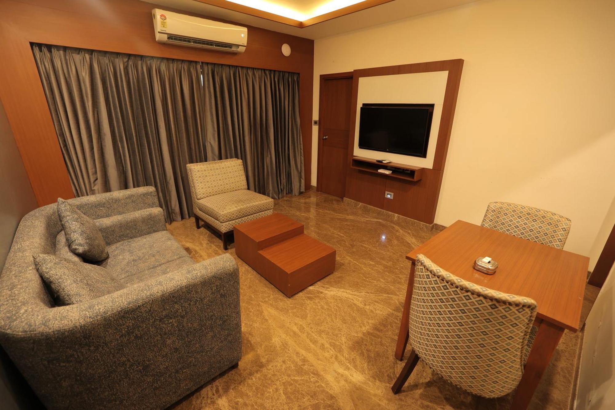 Poppys Vista Hotel Thirumurugan Poondi Екстер'єр фото