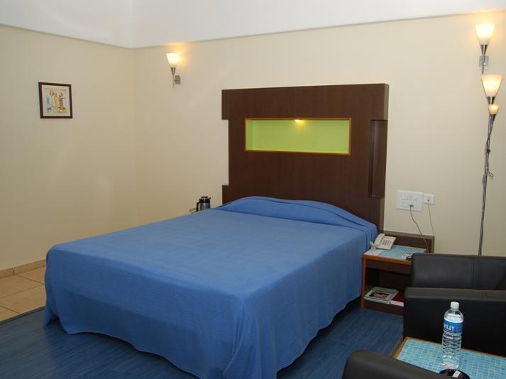 Poppys Vista Hotel Thirumurugan Poondi Екстер'єр фото