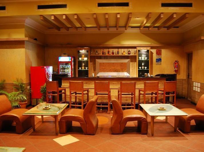Poppys Vista Hotel Thirumurugan Poondi Екстер'єр фото